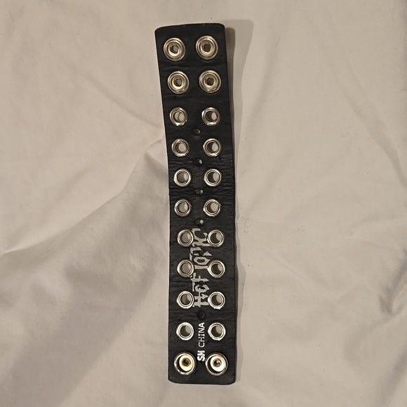 VTG Hot Topic Leather Cuff Bracelet - Picture 2 of 4